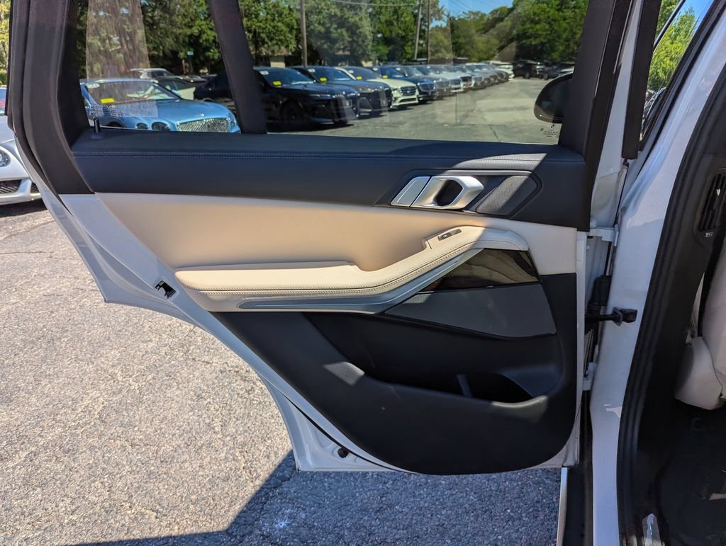 Used 2021 BMW X5 xDrive40i w/ Premium Package AWD/4WD image 39