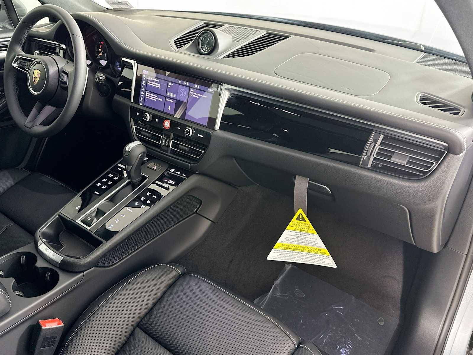 New 2025 Porsche Macan image 30