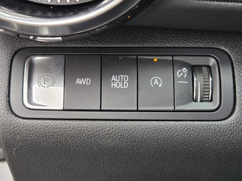 Used 2025 Chevrolet Equinox LT AWD/4WD image 25