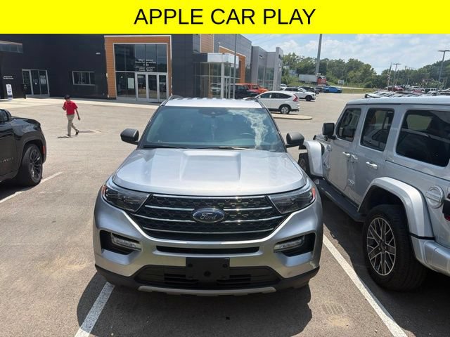 Used 2020 Ford Explorer XLT w/ Equipment Group 202A AWD/4WD image 2