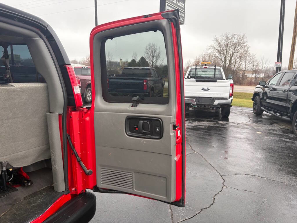 Used 2020 Chevrolet Express 3500 LS image 9