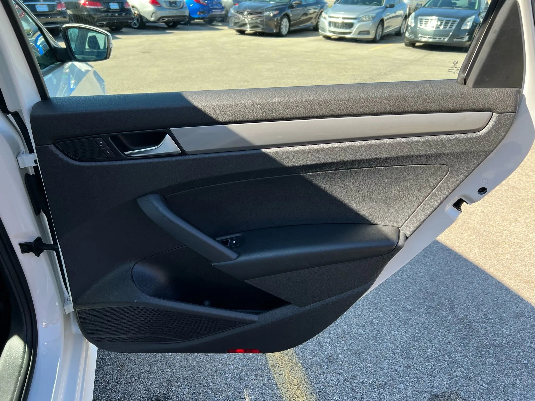 Used 2013 Volkswagen Passat 2.5 S image 22