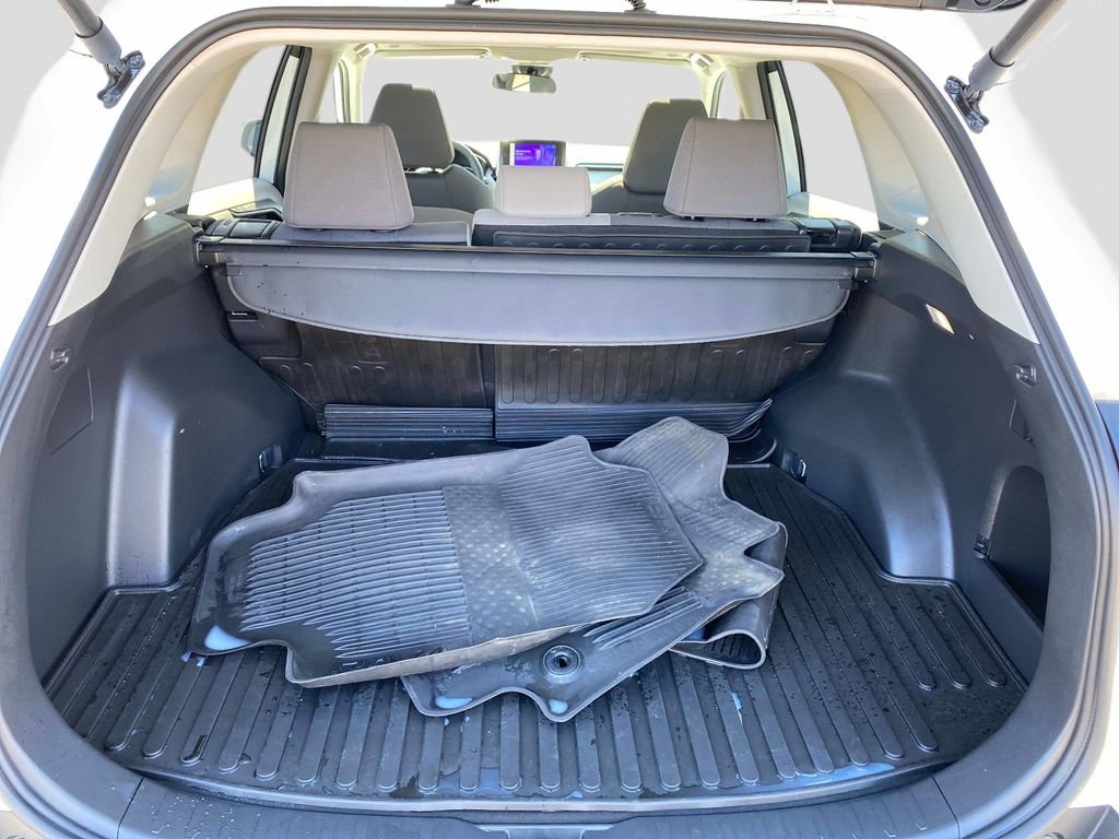 Used 2024 Toyota RAV4 XLE w/ Convenience Package image 6