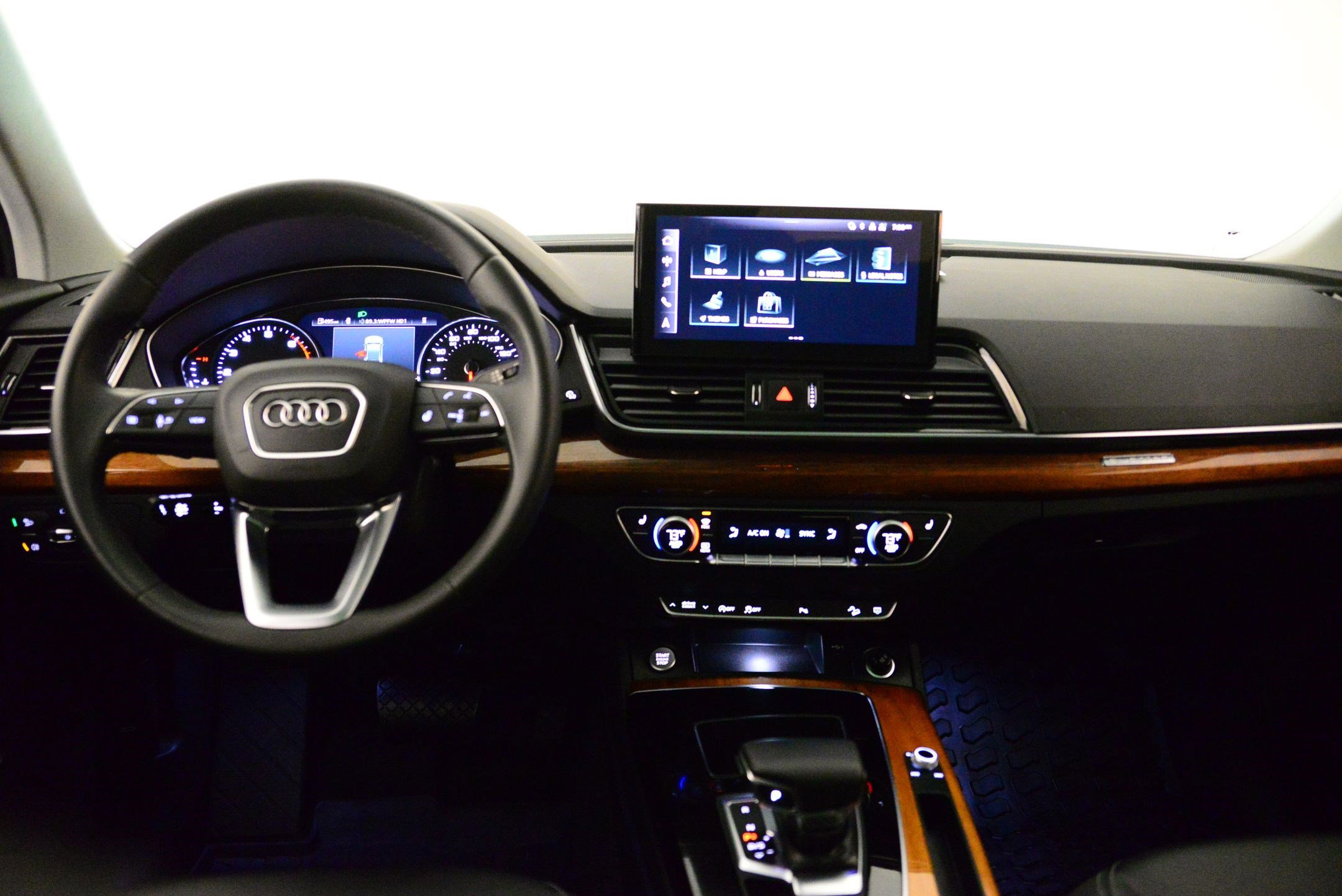 Certified 2023 Audi Q5 2.0T Premium w/ Convenience Package image 3