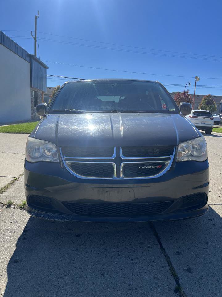 Used 2012 Dodge Grand Caravan SXT FWD image 2