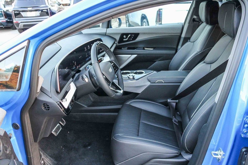 New 2026 Cadillac Optiq Luxury 2 image 19