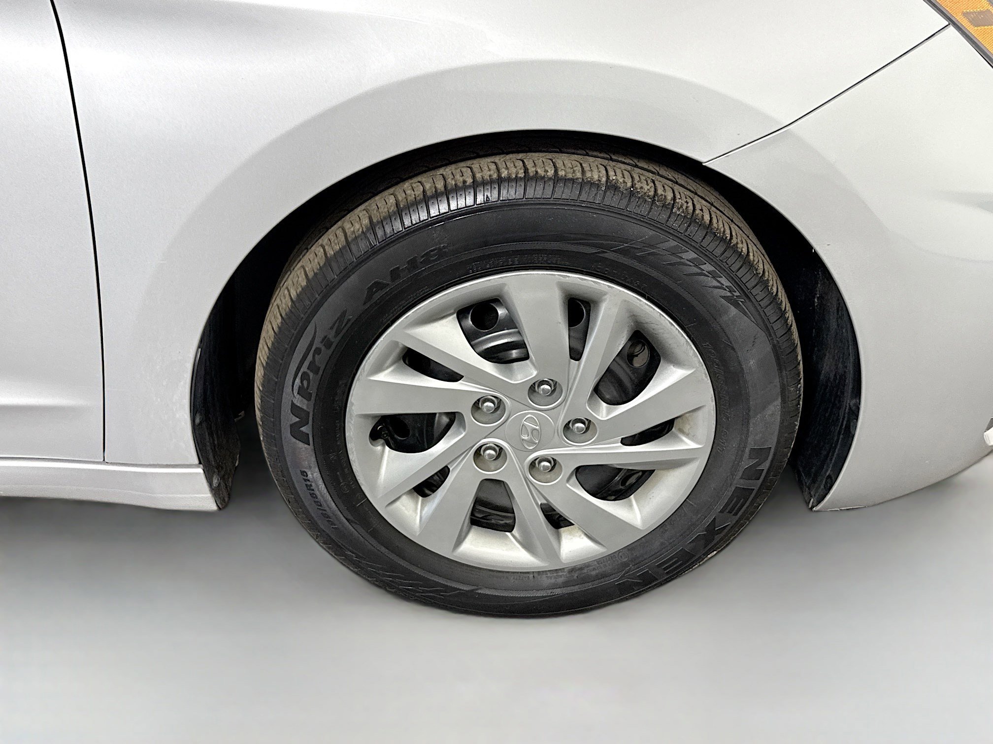 Used 2019 Hyundai Elantra SE image 31