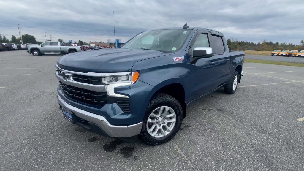 Certified 2024 Chevrolet Silverado 1500 LT w/ Z71 Off-Road Package AWD/4WD image 4