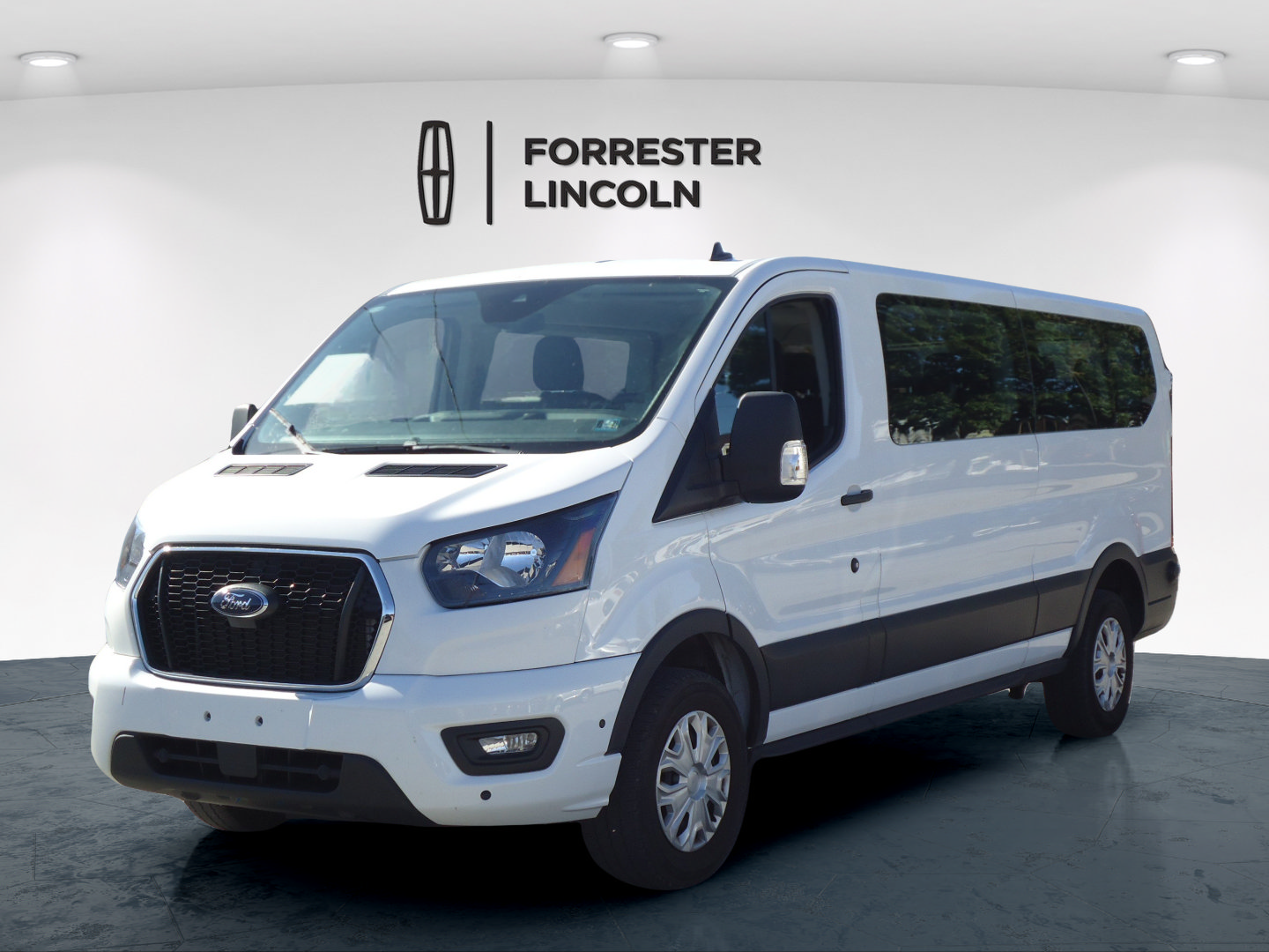 Used 2024 Ford Transit 350 XLT RWD image 7