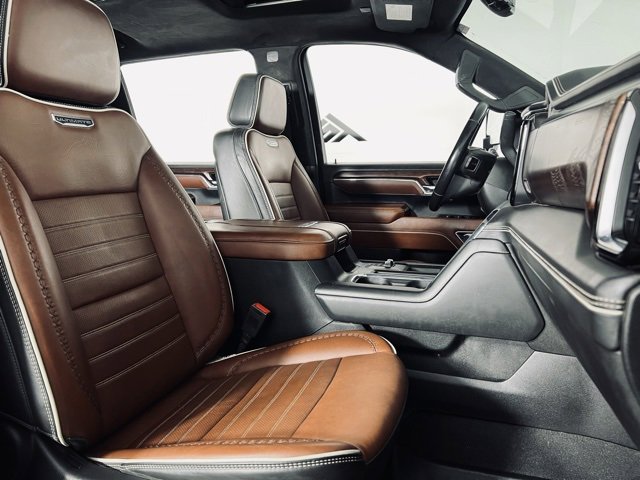 Used 2024 GMC Sierra 3500 Denali Ultimate image 16