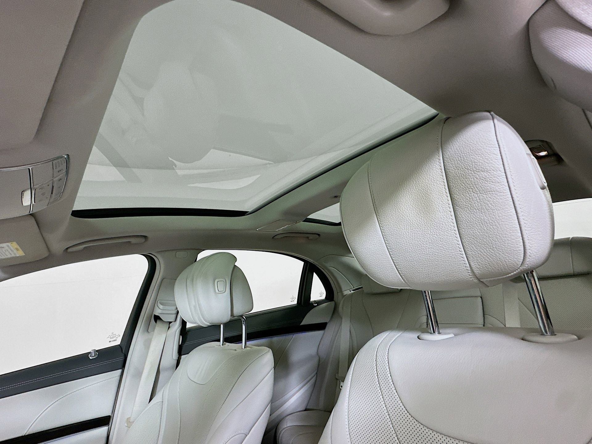 Used 2017 Mercedes-Benz S 550 Sedan image 24