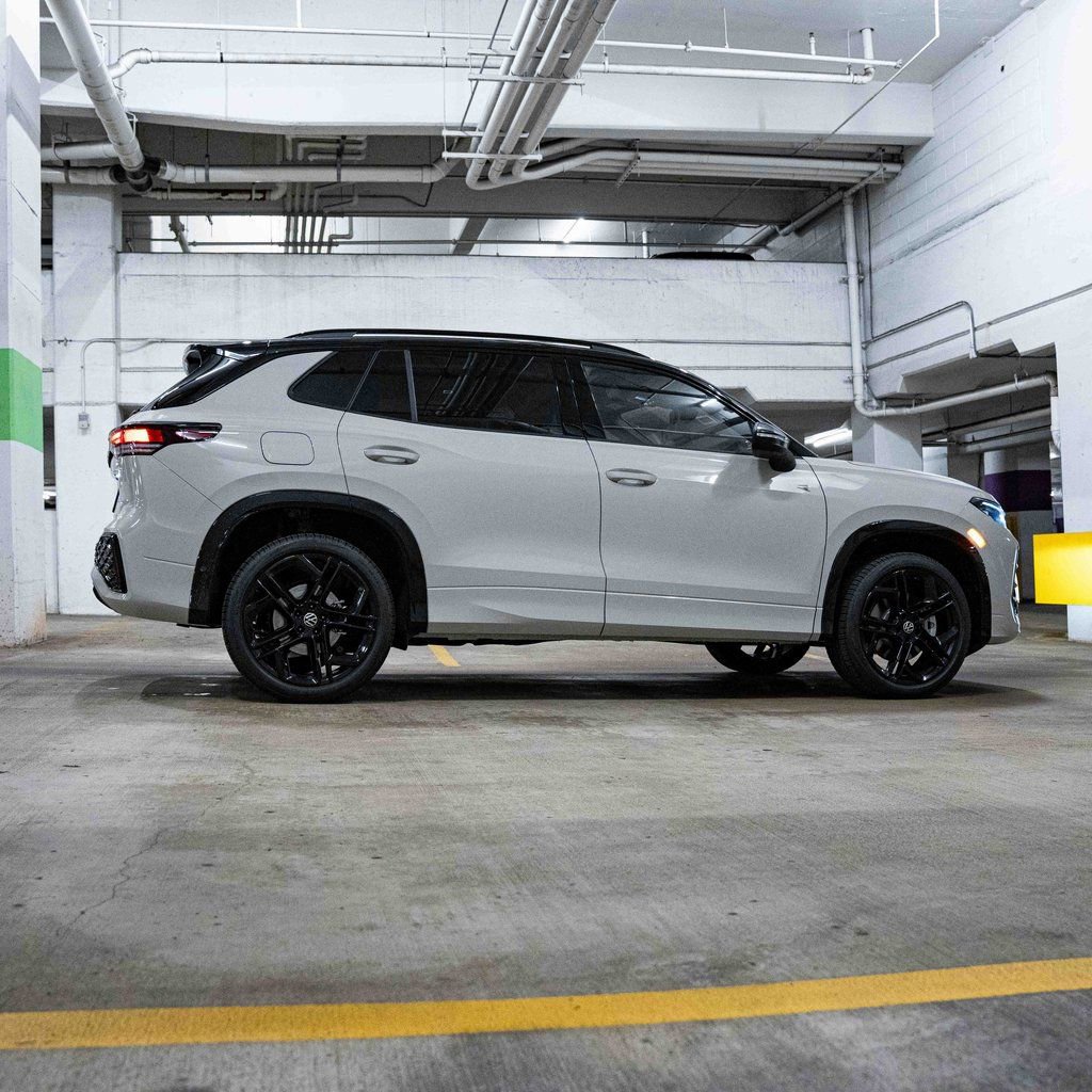 New 2026 Volkswagen Tiguan SE R-Line image 7