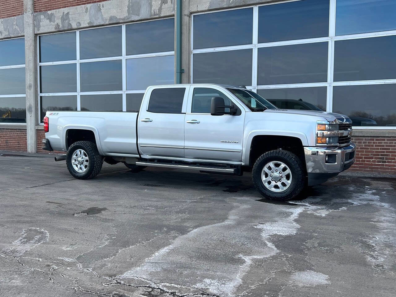Used 2015 Chevrolet Silverado 3500 LTZ image 36