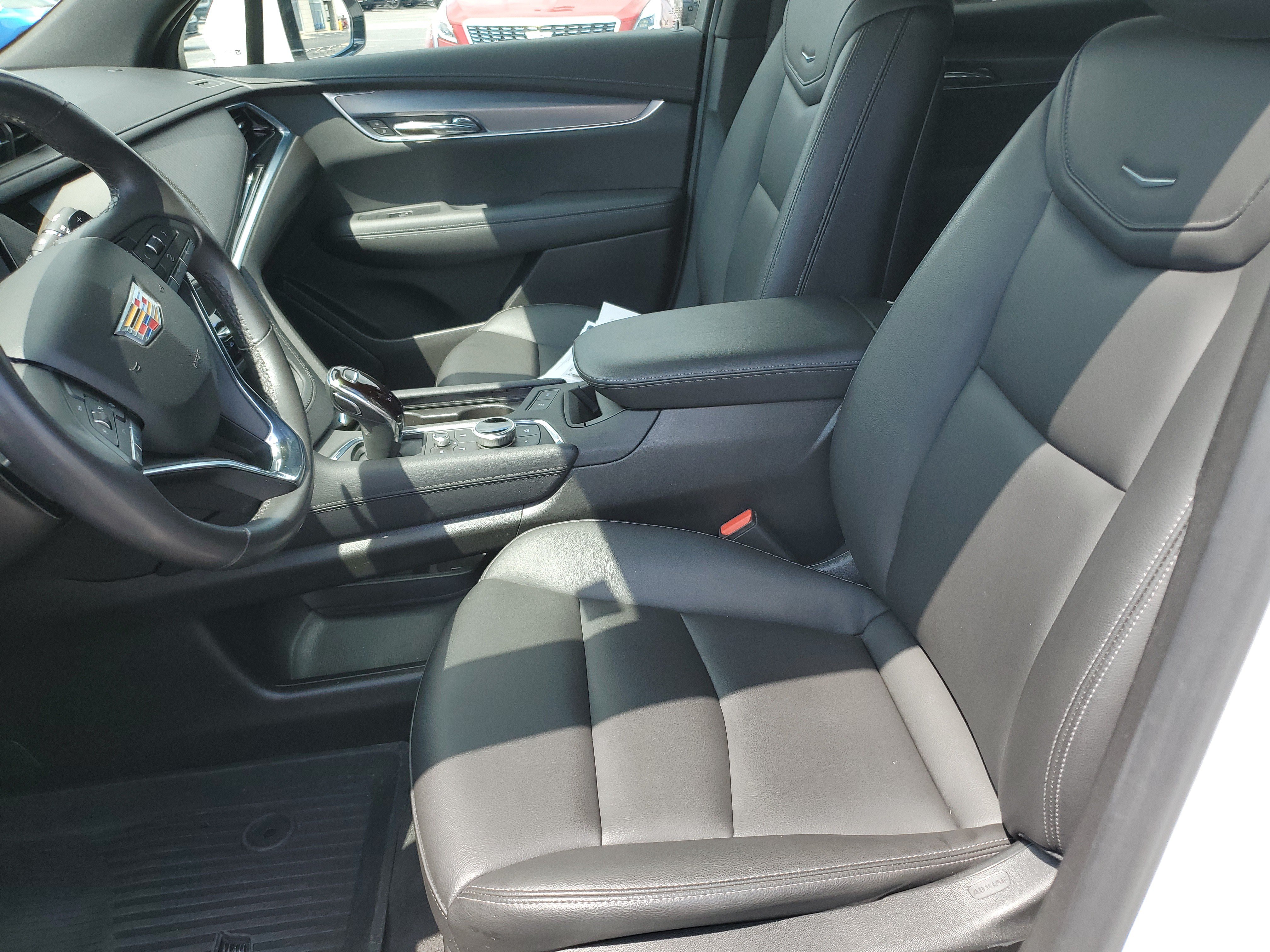 Used 2024 Cadillac XT6 Luxury w/ LPO, Floor Liner Package AWD/4WD image 16
