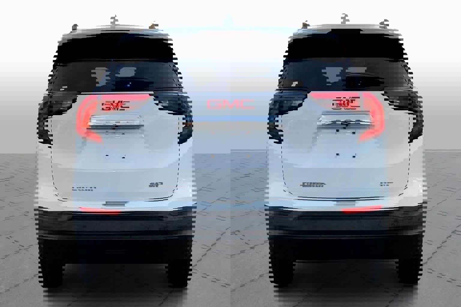 Used 2019 GMC Terrain SLE w/ Driver Convenience Package image 4