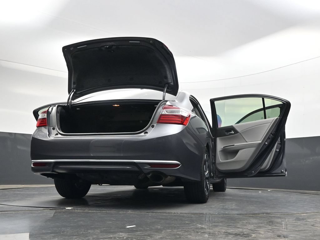Used 2017 Honda Accord EX image 42