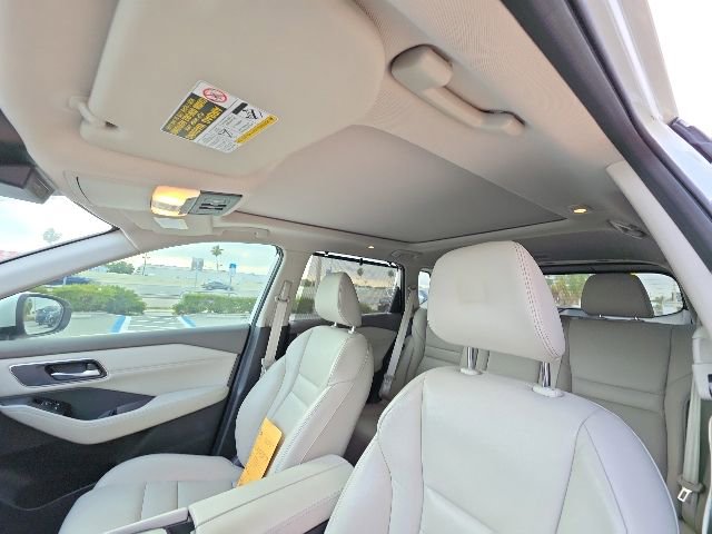 Used 2021 Nissan Rogue SL FWD image 14
