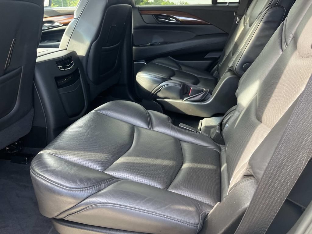 Used 2020 Cadillac Escalade Luxury AWD/4WD image 22