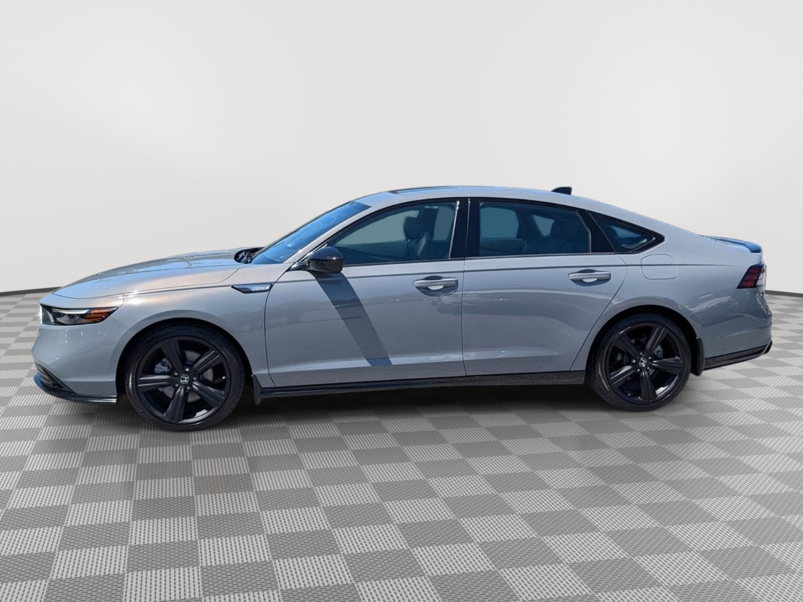 Used 2023 Honda Accord Sport image 2