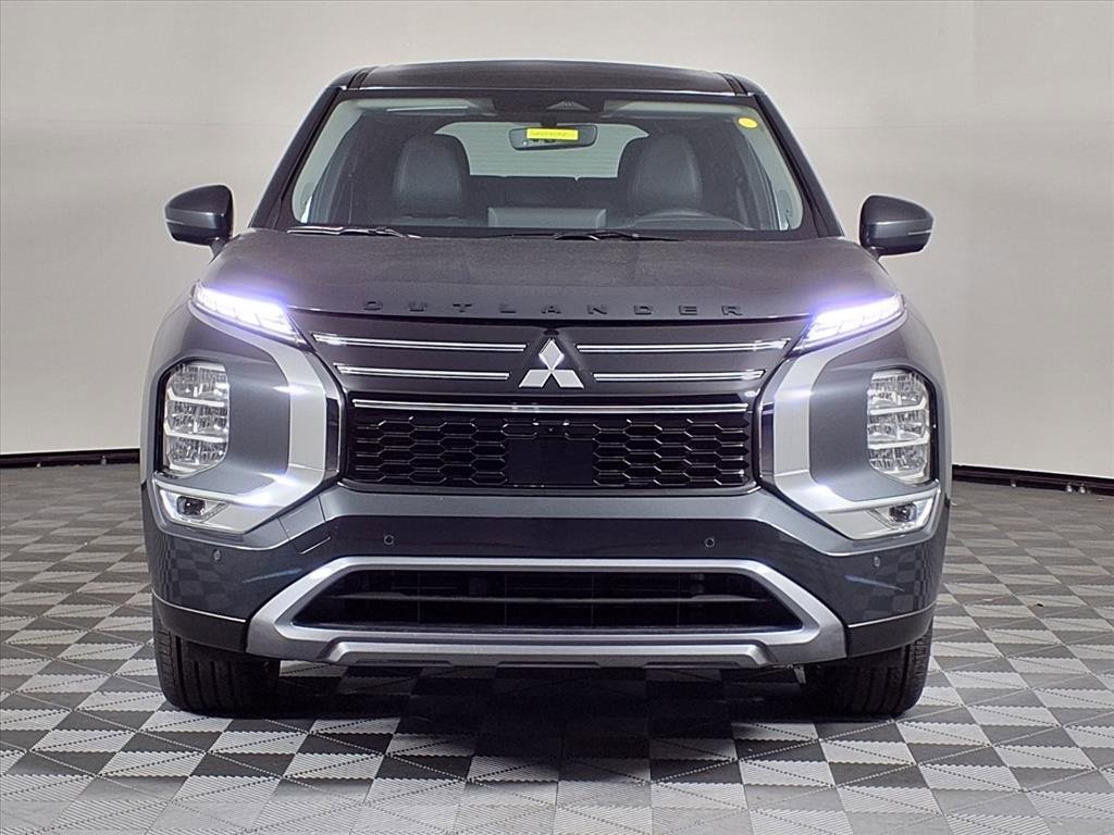 New 2025 Mitsubishi Outlander SE image 2