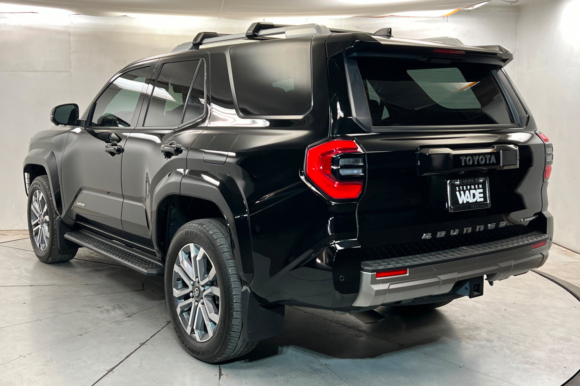 Used 2025 Toyota 4Runner Limited w/ Tow Technology Package AWD/4WD image 3