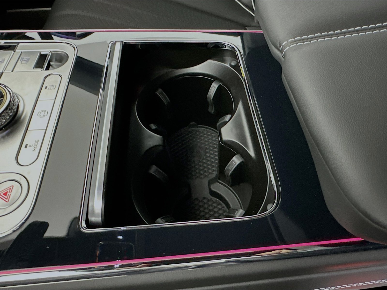 New 2026 Bentley Flying Spur V8 AWD/4WD image 32