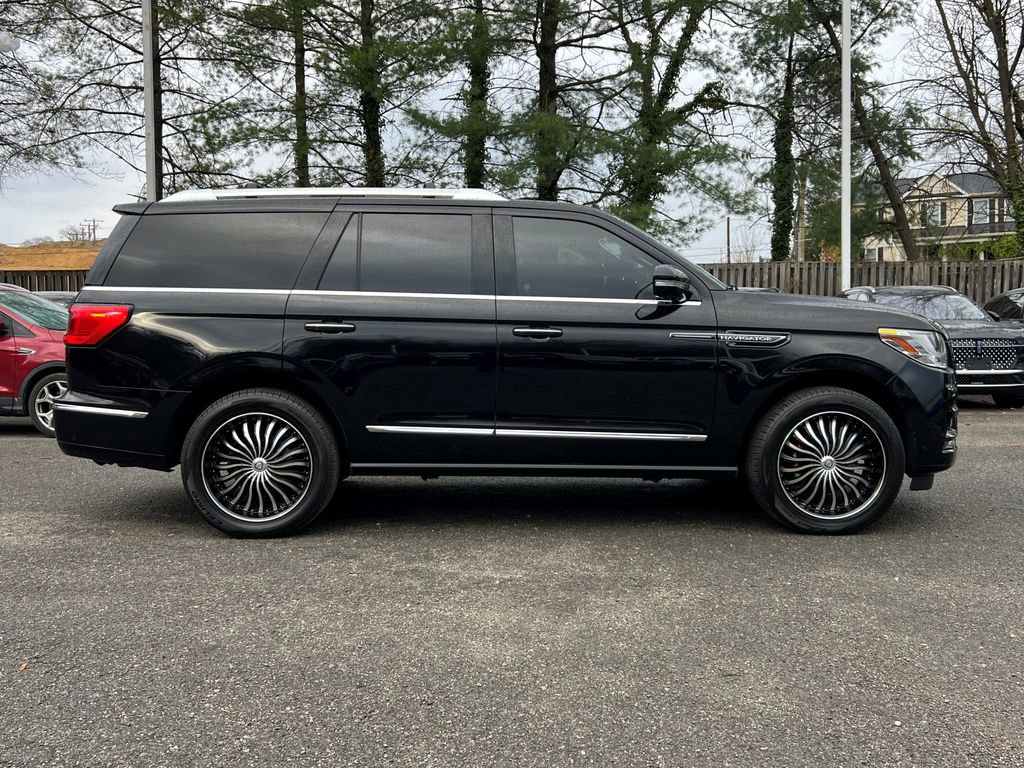 Certified 2021 Lincoln Navigator Reserve image 8