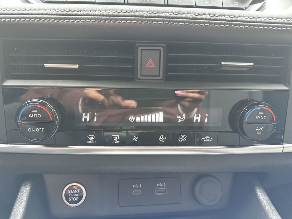 Used 2023 Nissan Rogue SV image 16