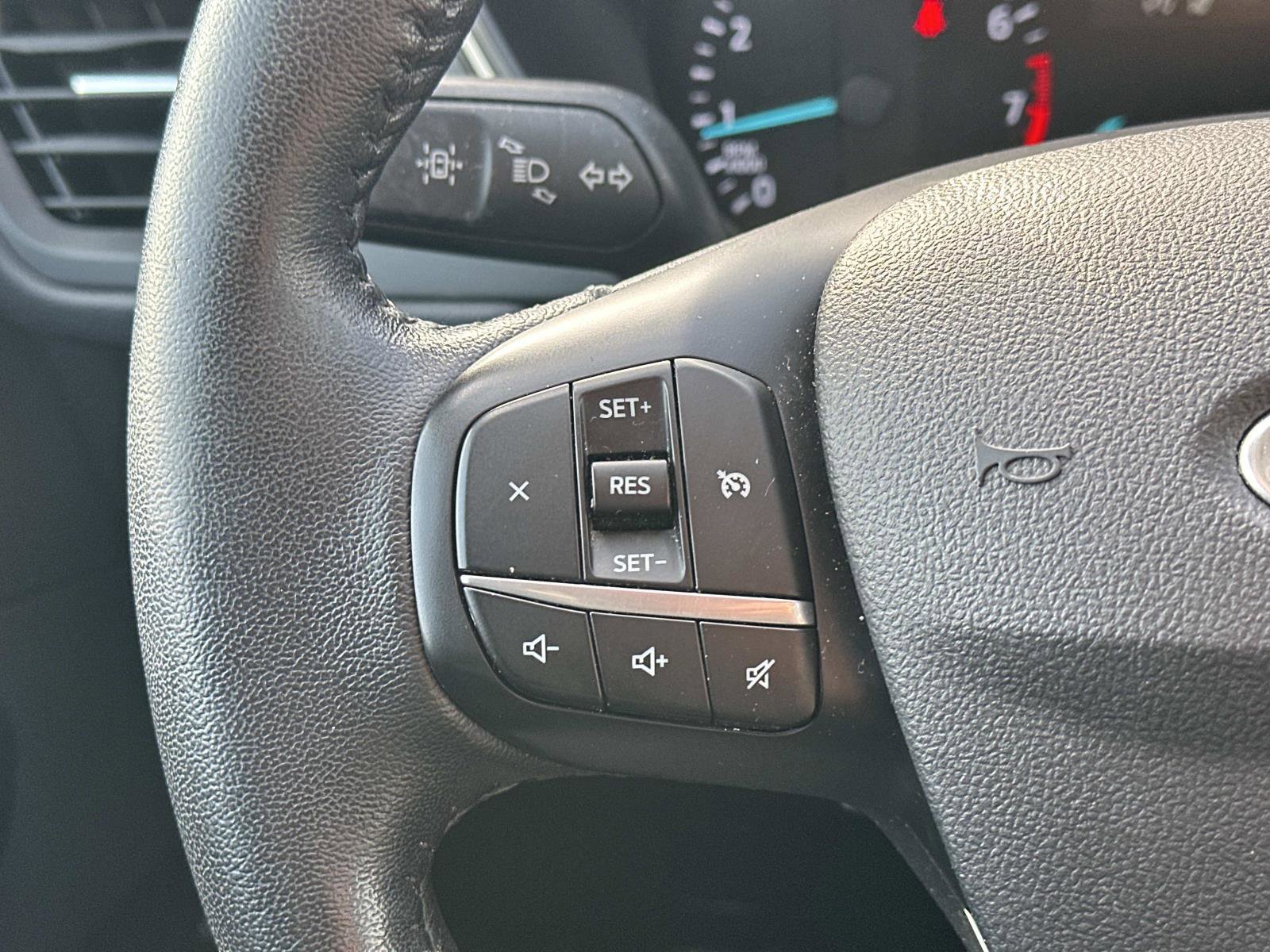 Used 2021 Ford Escape SE w/ Convenience Package image 21