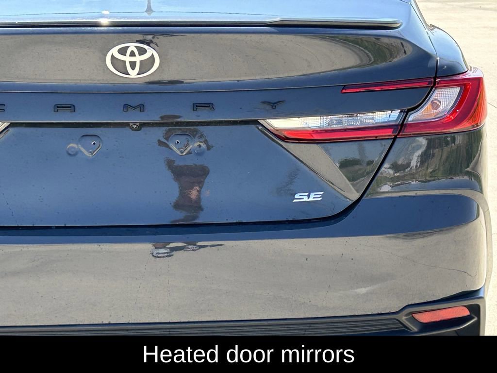 Used 2025 Toyota Camry SE image 9