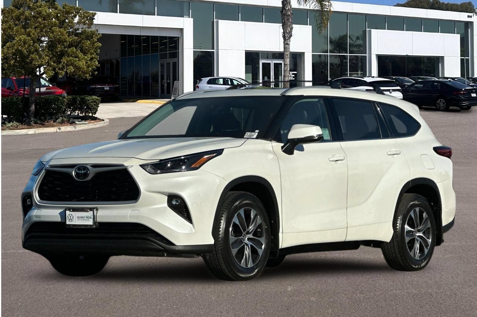 Used 2022 Toyota Highlander XLE FWD image 7