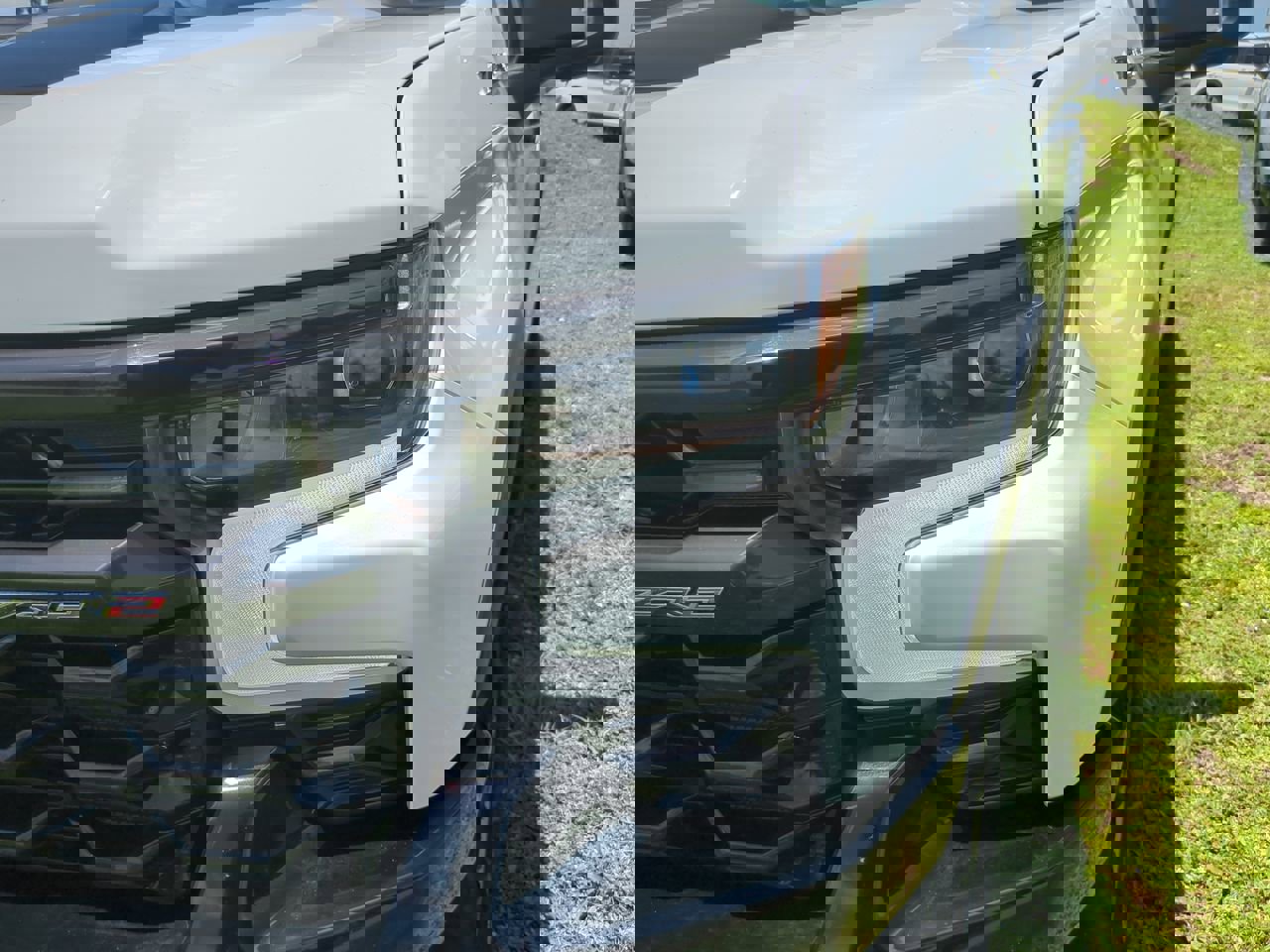 Used 2023 Chevrolet Silverado 1500 ZR2 image 10