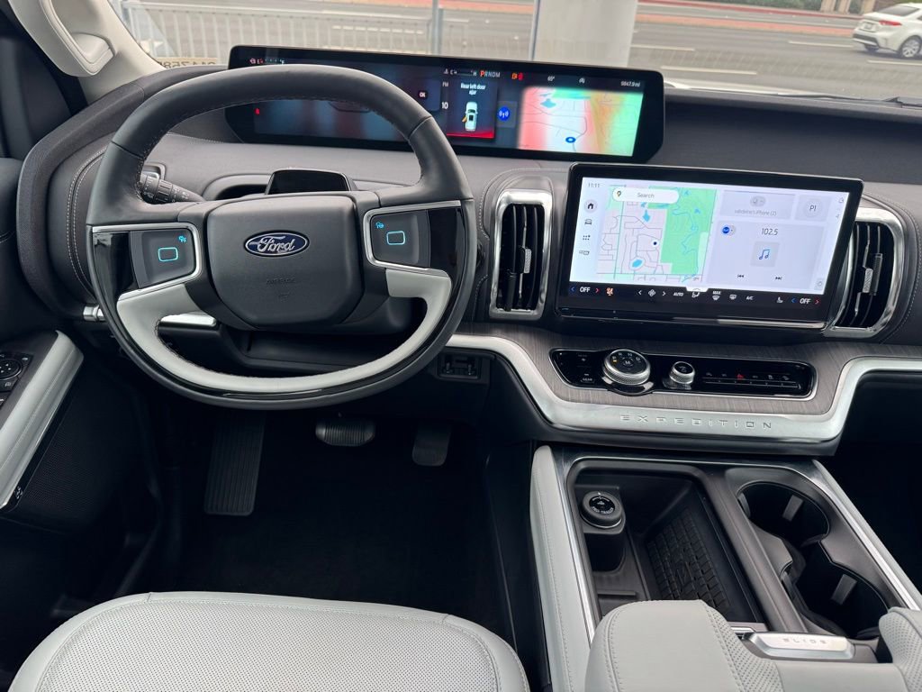 Used 2025 Ford Expedition Platinum w/ Platinum Ultimate Package AWD/4WD image 22