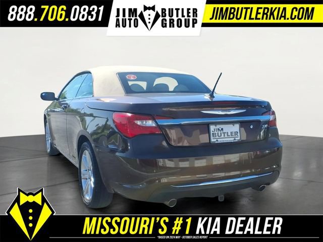 Used 2013 Chrysler 200 Touring FWD image 4