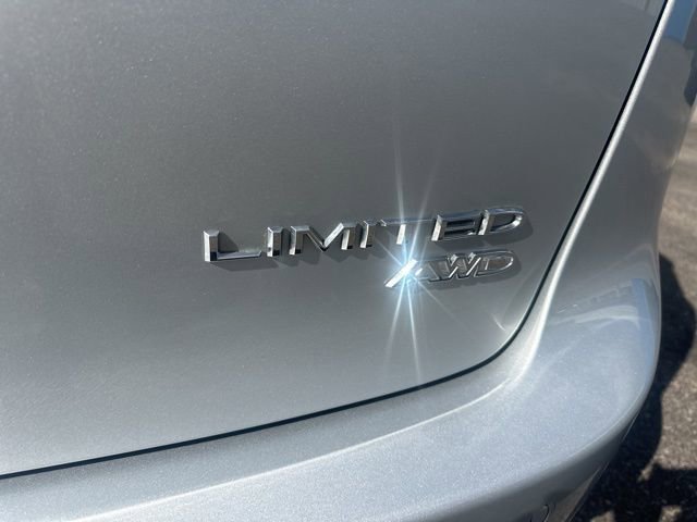 Used 2024 Chrysler Pacifica Limited image 10