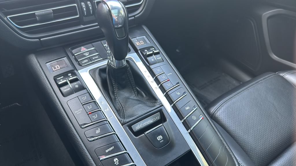 Used 2021 Porsche Macan AWD/4WD image 26