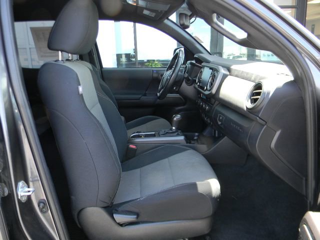 Used 2022 Toyota Tacoma TRD Sport w/ Technology Package AWD/4WD image 24