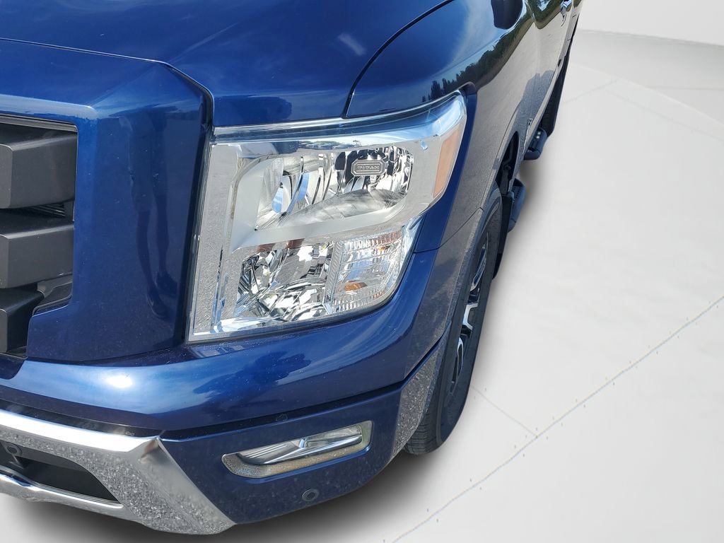 Used 2021 Nissan Titan SV w/ SV Convenience Package image 9