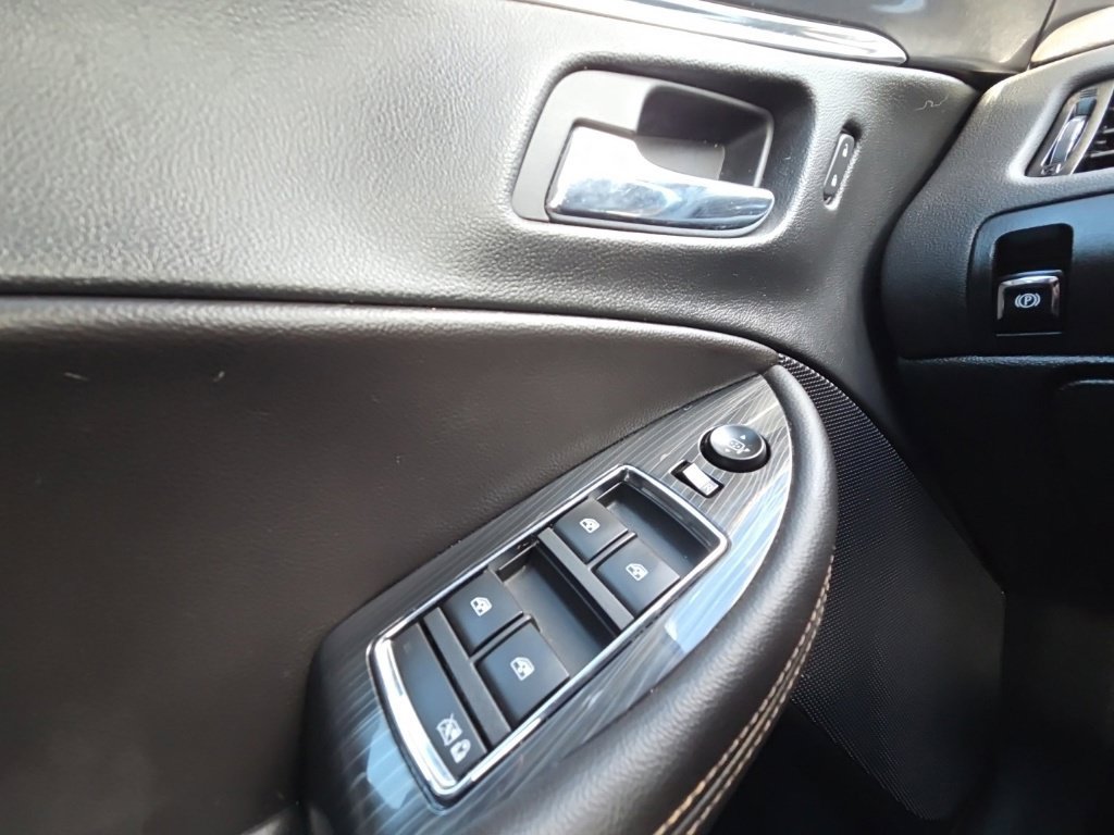 Used 2016 Chevrolet Impala LTZ FWD image 24
