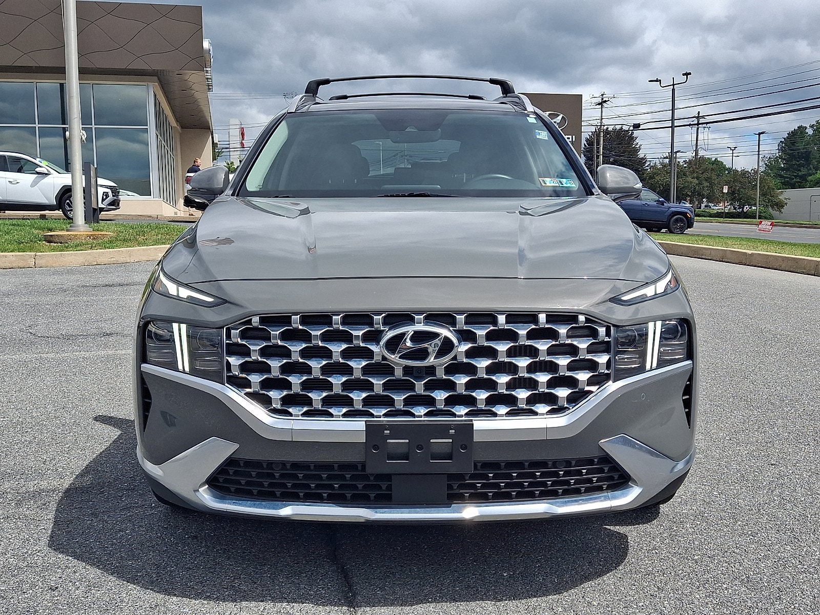 Used 2023 Hyundai Santa Fe Limited AWD/4WD image 2