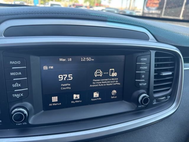 Used 2020 Kia Sorento LX image 12