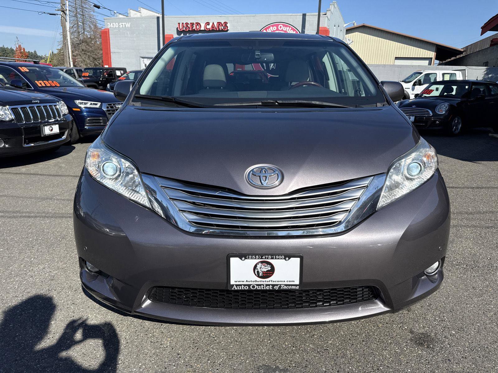 Used 2011 Toyota Sienna Limited image 6