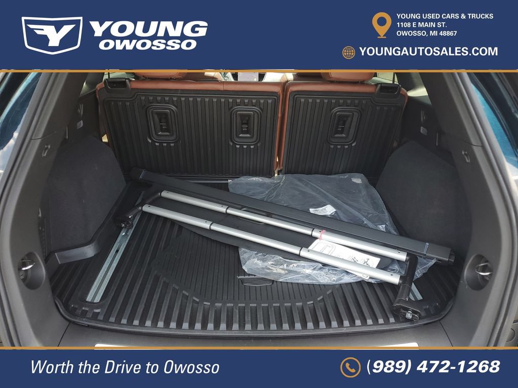 Certified 2025 Cadillac XT5 Premium Luxury w/ LPO, Floor Liner Package AWD/4WD image 30