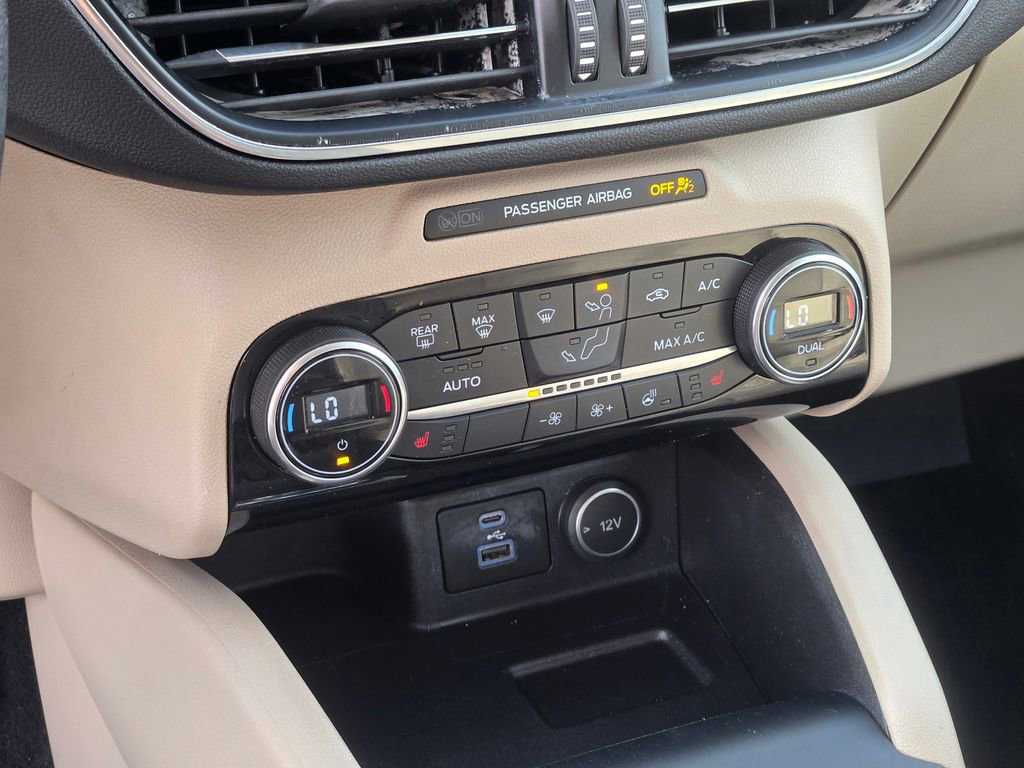 Used 2021 Ford Escape Titanium image 36