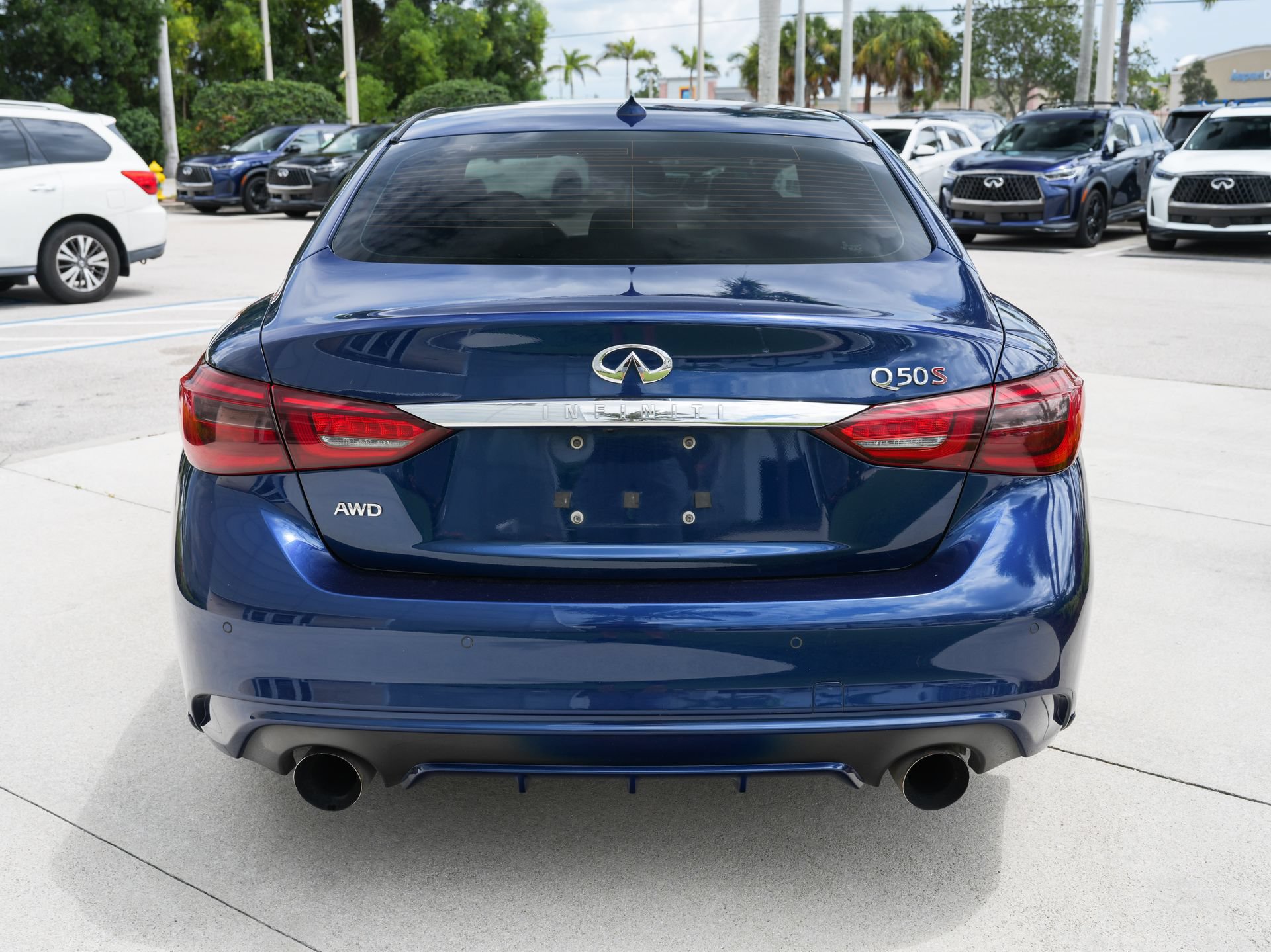 Used 2018 INFINITI Q50 Red Sport 400 w/ Sensory Package (Sport) AWD/4WD image 9