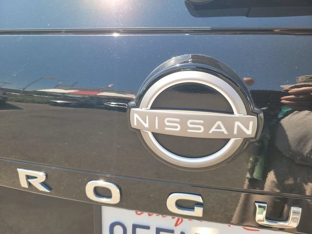 Certified 2023 Nissan Rogue SV FWD image 10