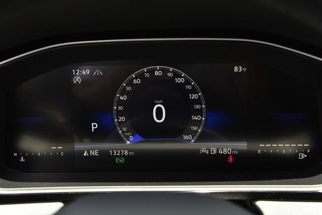 Certified 2025 Volkswagen Jetta SE w/ Sunroof Package FWD image 12