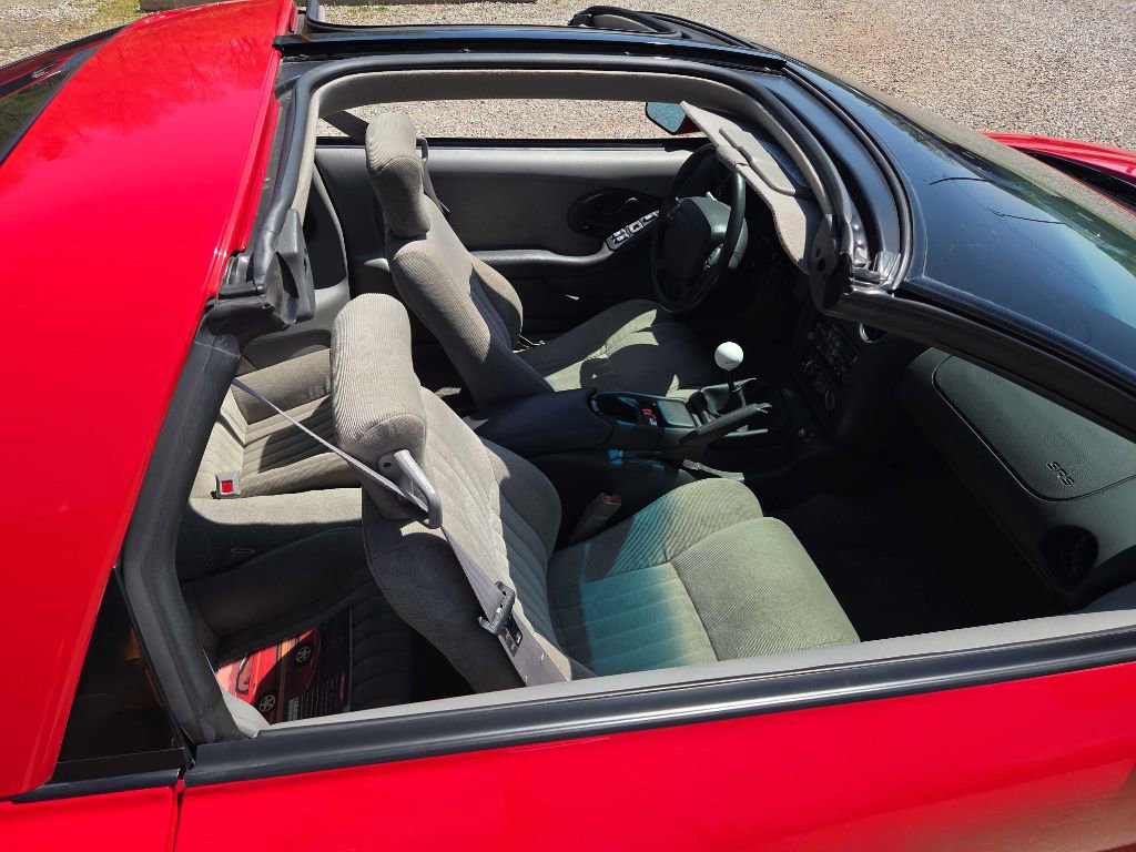 Used 1995 Pontiac Firebird Formula RWD image 9