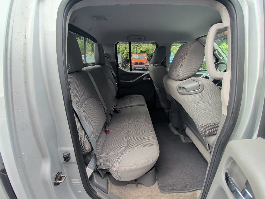 Used 2014 Nissan Frontier SV AWD/4WD image 14