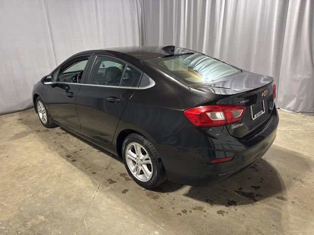 Used 2016 Chevrolet Cruze LT FWD image 2